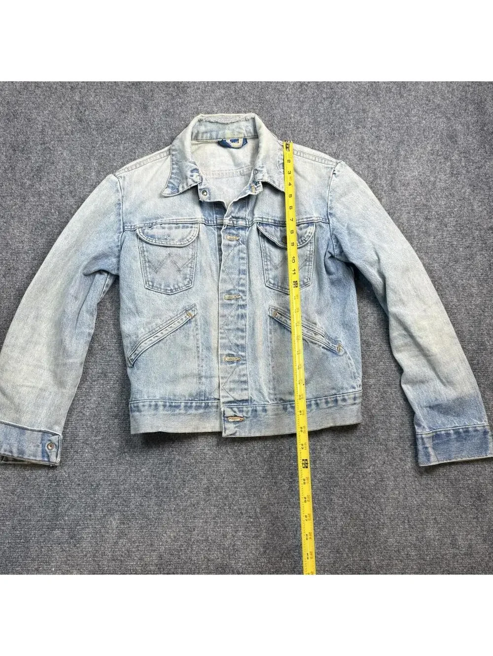 Wrangler blue denim jacket size 40